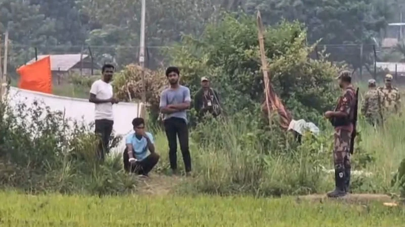 ১৪ দিন ধরে শূন্যরেখায় খোলা আকাশের নিচে তিন যুবক
